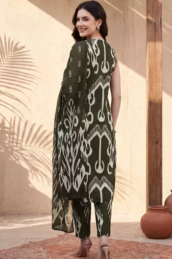 Women Printed Cotton Kurta with Trousers & With Dupatta