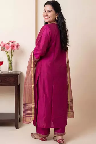 Women Thread Work Kurta with Trousers & With Dupatta