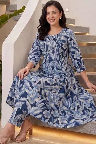 Women Floral Printed Pleated Cotton Kurta with Trousers