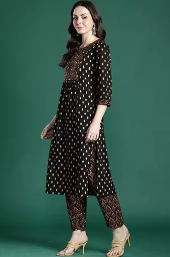 Women Printed Pleated Mirror Work Cotton Kurta with Trousers