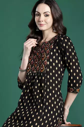Women Printed Pleated Mirror Work Cotton Kurta with Trousers
