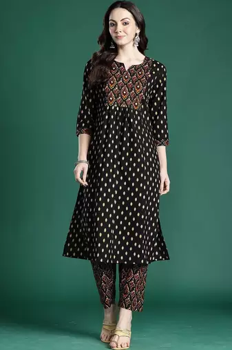 Women Printed Pleated Mirror Work Cotton Kurta with Trousers