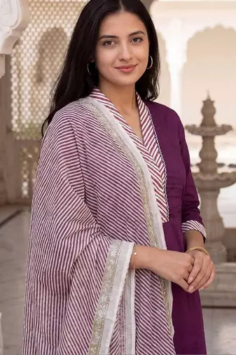 Women Thread Work Cotton Kurta with Trousers & With Dupatta