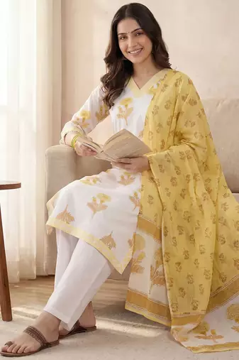 Women Ethnic Motifs Printed Cotton Kurta with Trousers & With Dupatta