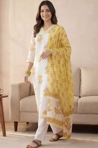 Women Ethnic Motifs Printed Cotton Kurta with Trousers & With Dupatta
