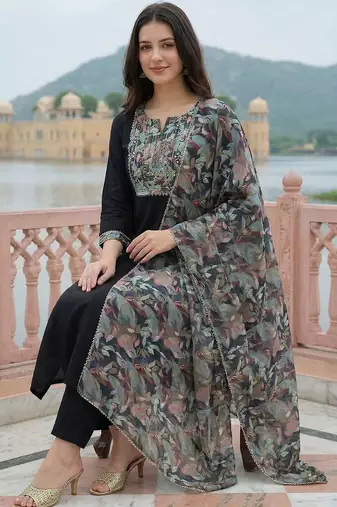 Women Ethnic Motifs Embroidered Thread Work Kurta with Trousers & With Dupatta