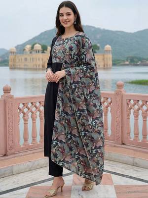 Women Ethnic Motifs Embroidered Thread Work Kurta with Trousers & With Dupatta 3