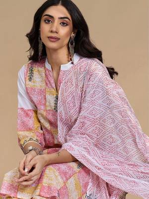 Women Printed Cotton Kurta with Trousers & With Dupatta 1
