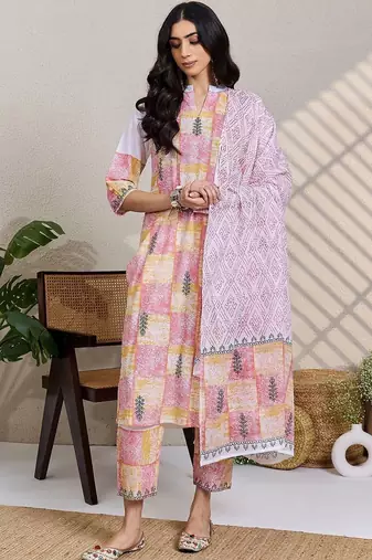 Women Printed Cotton Kurta with Trousers & With Dupatta