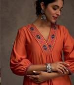 Women Ethnic Motifs Embroidered Thread Work Kurta with Trouser