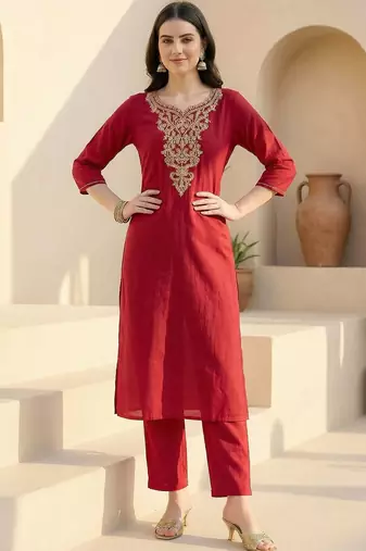 Women Ethnic Motifs Embroidered Kurta with Trousers