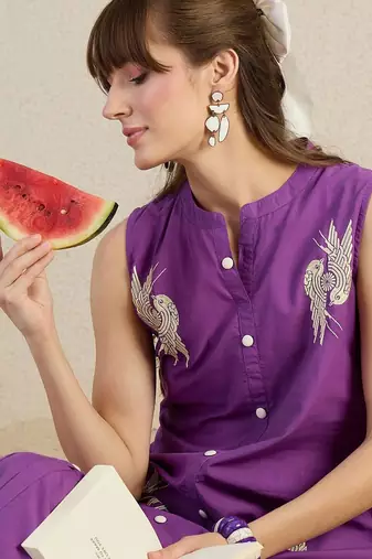Women Ethnic Motifs Embroidered Thread Work Cotton Kurta Sets