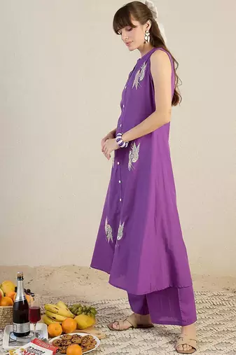 Women Ethnic Motifs Embroidered Thread Work Cotton Kurta Sets