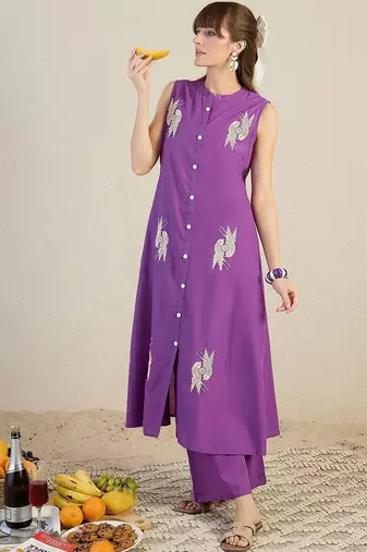 Women Ethnic Motifs Embroidered Thread Work Cotton Kurta Sets