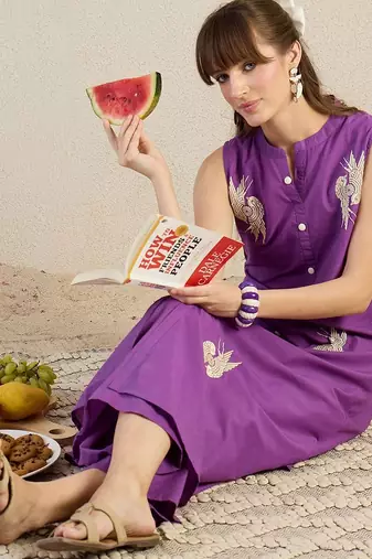 Women Ethnic Motifs Embroidered Thread Work Cotton Kurta Sets