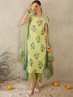 Women Floral Printed Cotton Kurta with Trousers & With Dupatta 1