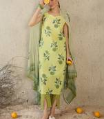 Women Floral Printed Cotton Kurta with Trousers & With Dupatta