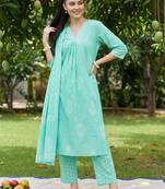 Women Ethnic Motifs Printed Cotton Kurta with Trousers