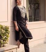 Women Ethnic Motifs Embroidered Thread Work Cotton Kurta with Trousers