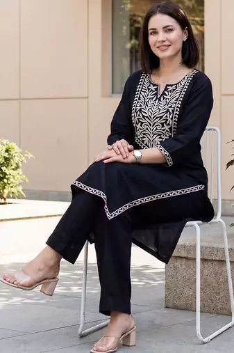 Women Ethnic Motifs Embroidered Thread Work Cotton Kurta with Trousers