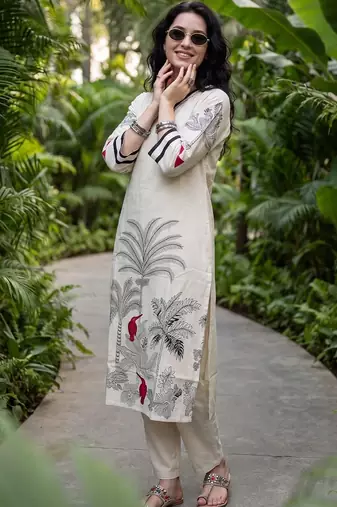 Women Ethnic Motifs Printed Thread Work Kurta with Trousers