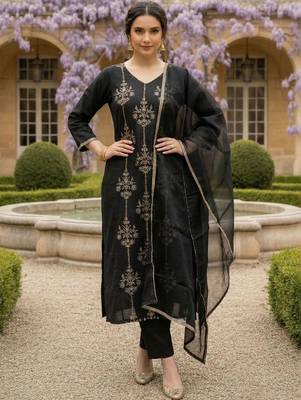 Women Ethnic Motifs Embroidered Thread Work Liva Kurta with Trousers & With Dupatta 1