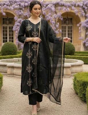 Women Ethnic Motifs Embroidered Thread Work Liva Kurta with Trousers & With Dupatta 2