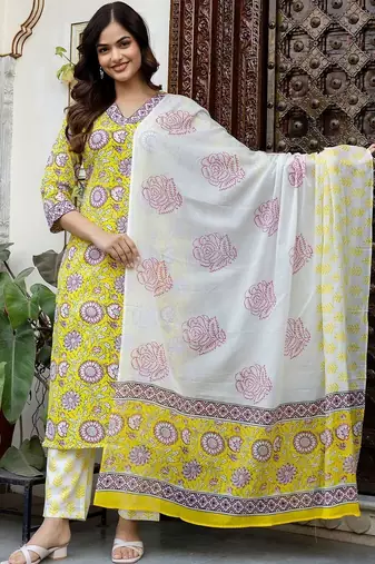 Women Floral Printed Cotton Kurta with Trousers & With Dupatta