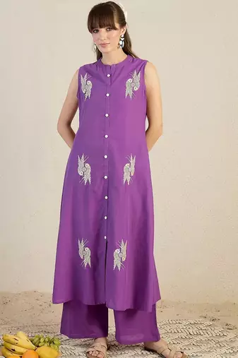 Women Ethnic Motifs Embroidered Thread Work Cotton Kurta with Trousers