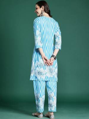 Floral Printed Cotton Kurta with Trousers 6