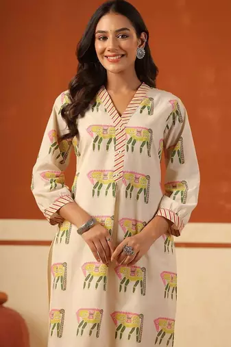 Women Ethnic Motifs Printed Cotton Kurta with Trousers