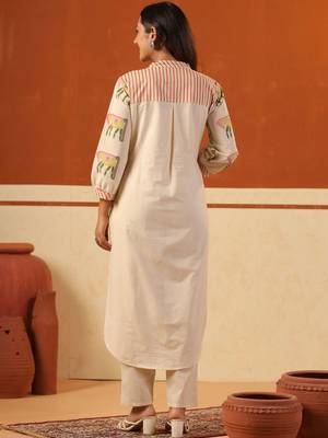 Women Ethnic Motifs Printed Cotton Kurta with Trousers 6