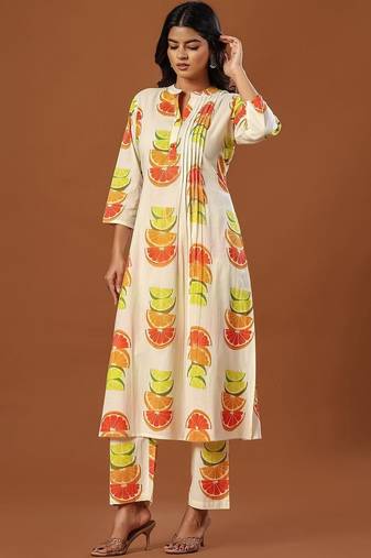 Women Printed Cotton Kurta with Trousers