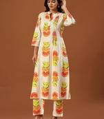 Women Printed Cotton Kurta with Trousers