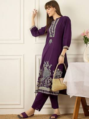 Women Printed Mirror Work Cotton Kurta with Trousers 2