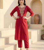 Women Ethnic Motifs Embroidered Thread Work Kurta with Trousers