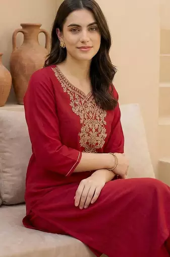Women Ethnic Motifs Embroidered Thread Work Kurta with Trousers