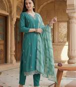 Women Ethnic Motifs Embroidered Thread Work Kurta with Trousers & With Dupatta