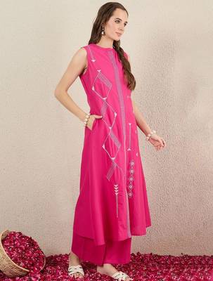 Women Ethnic Motifs Embroidered Cotton Kurta with Palazzos 5