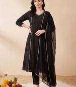 Women Cotton Kurta with Trousers & With Dupatta
