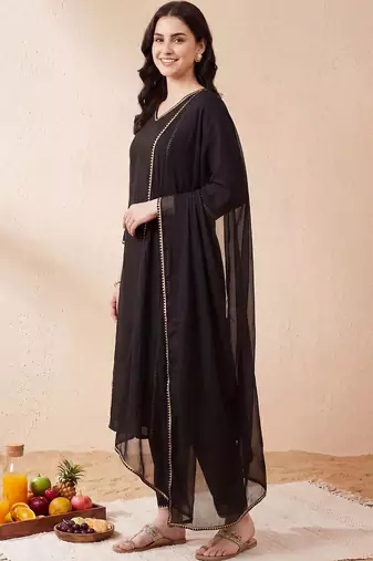 Women Cotton Kurta with Trousers & With Dupatta