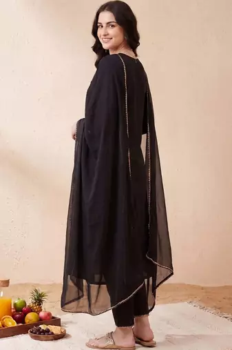 Women Cotton Kurta with Trousers & With Dupatta