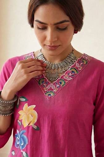 Women Floral Embroidered Thread Work Cotton Kurta with Trousers & With Dupatta