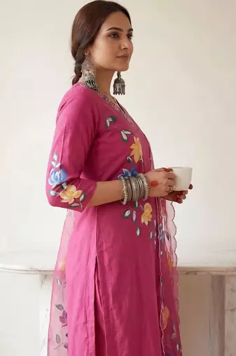 Women Floral Embroidered Thread Work Cotton Kurta with Trousers & With Dupatta
