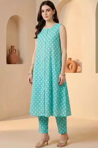 Women Printed Cotton Kurta with Trousers