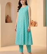 Women Printed Cotton Kurta with Trousers