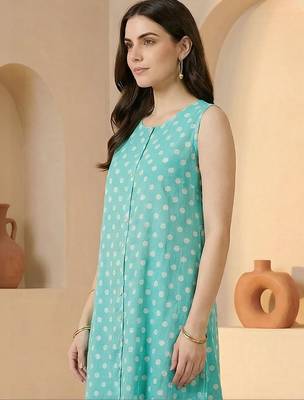 Women Printed Cotton Kurta with Trousers 2
