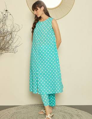 Women Printed Cotton Kurta with Trousers 3