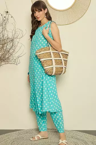 Women Printed Cotton Kurta with Trousers