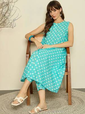 Women Printed Cotton Kurta with Trousers 7